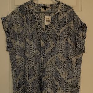 Women’s short sleeve blouse